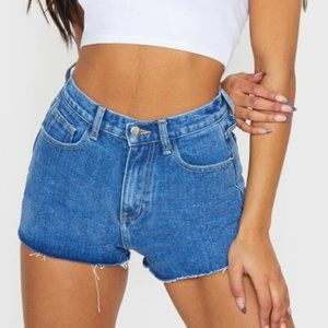 PRETTYLITTLETHING Mid Blue Wash Raw Hem Hotpants US Size: 6 / UK Size: 10 NWT